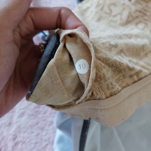 Lululemon Power Y Tank Size 10 - Picture 9 of 10